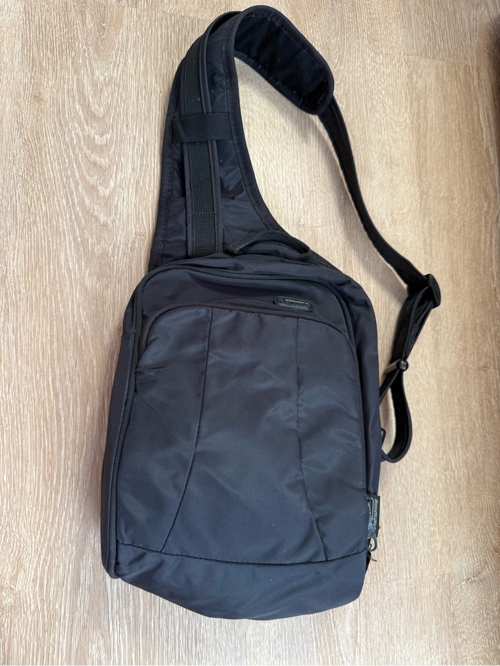 Pacsafe Metrosafe 150 GII Anti-Theft Cross Body Sling Bag - New Without Tag